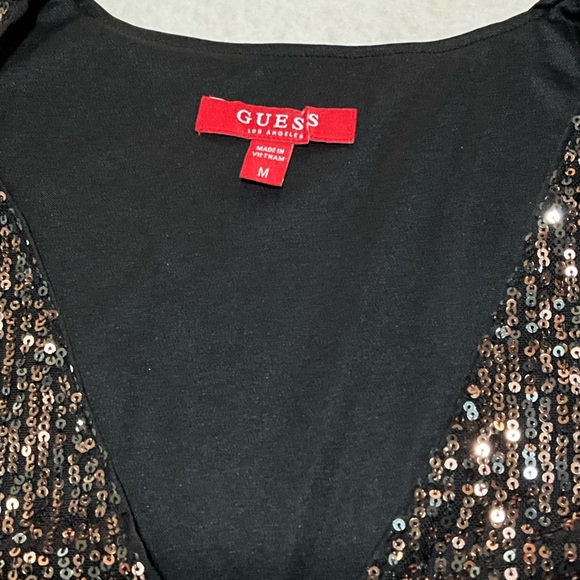 NWOT GUESS Bronze Gold Sequin Sleeveless V-Neck Crop Top – Size M Glam Sparkly - Picture 2 of 12